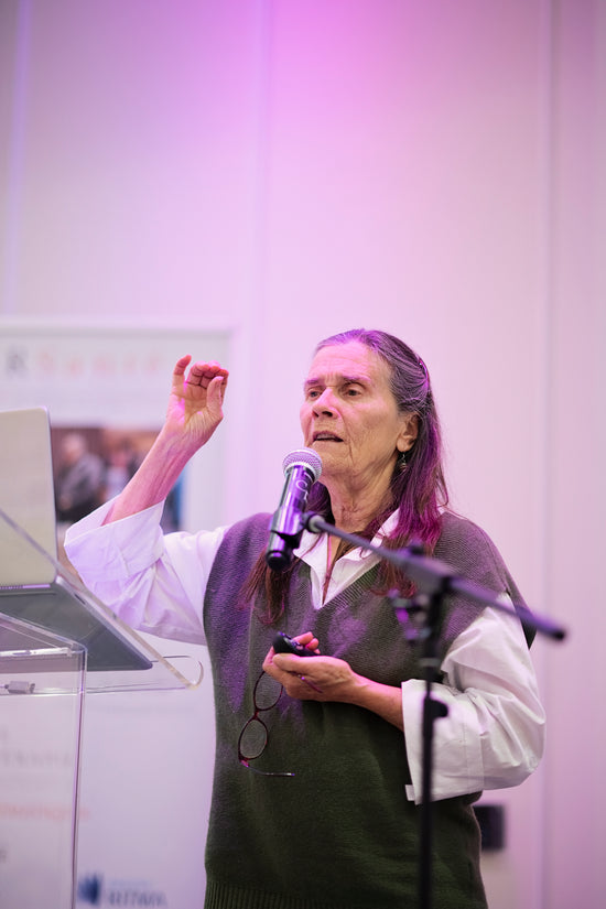 Lucie B. Mainguy Conférence Colloque d'Aromathérapie